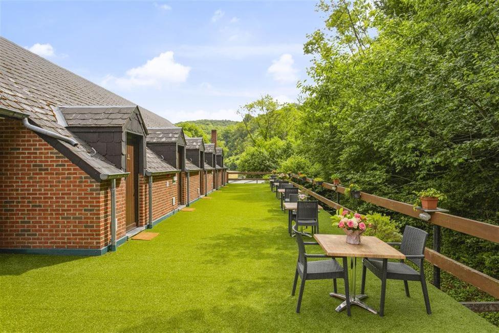 Auberge De La Lesse Celles  Екстер'єр фото