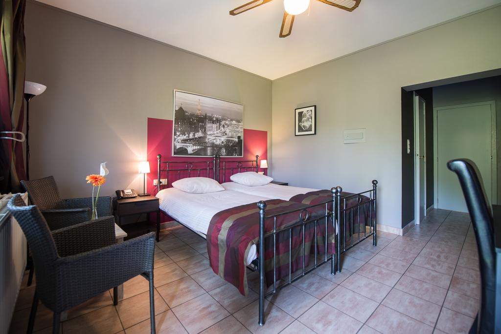 Auberge De La Lesse Celles  Екстер'єр фото