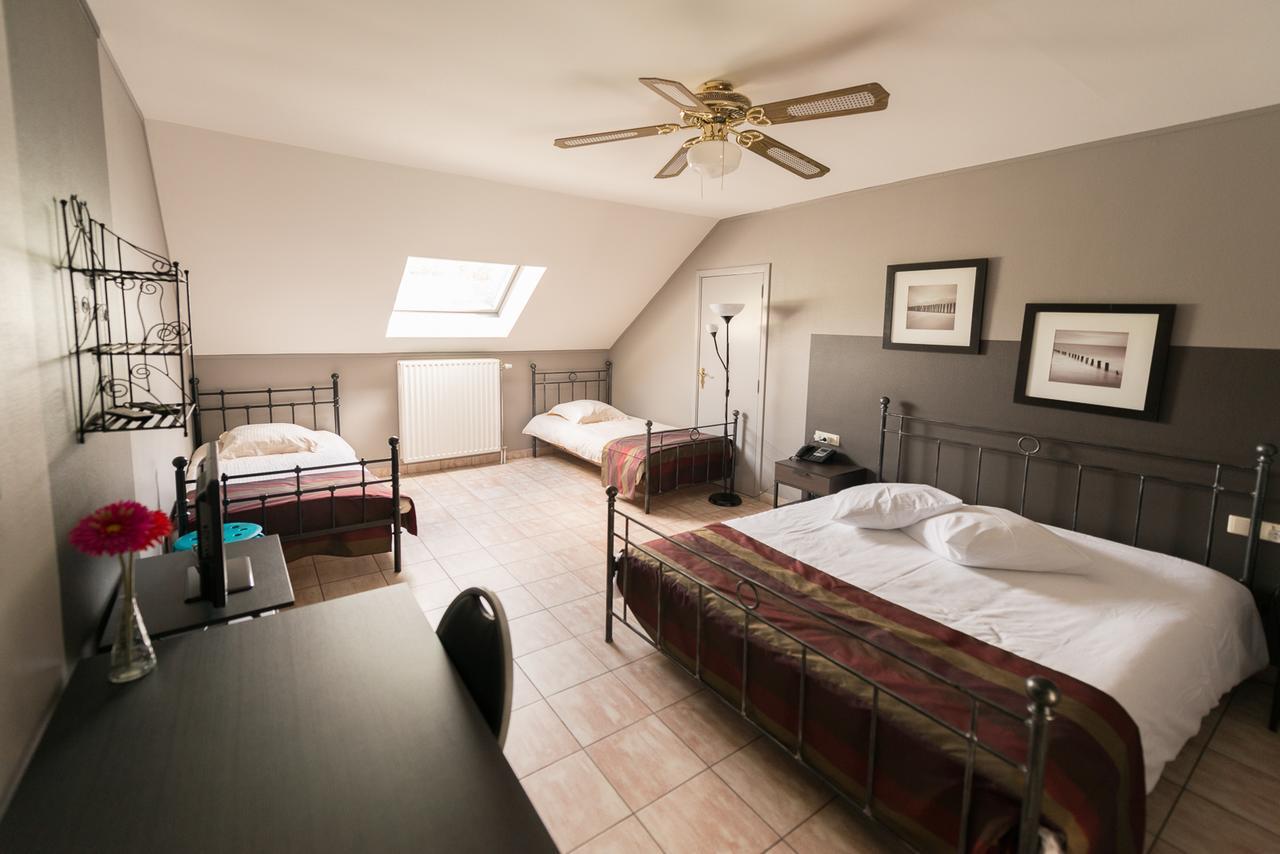 Auberge De La Lesse Celles  Екстер'єр фото