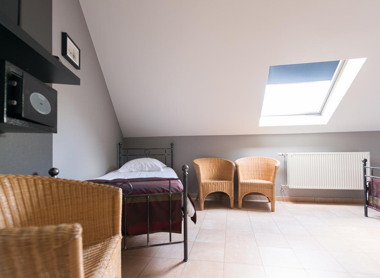 Auberge De La Lesse Celles  Екстер'єр фото