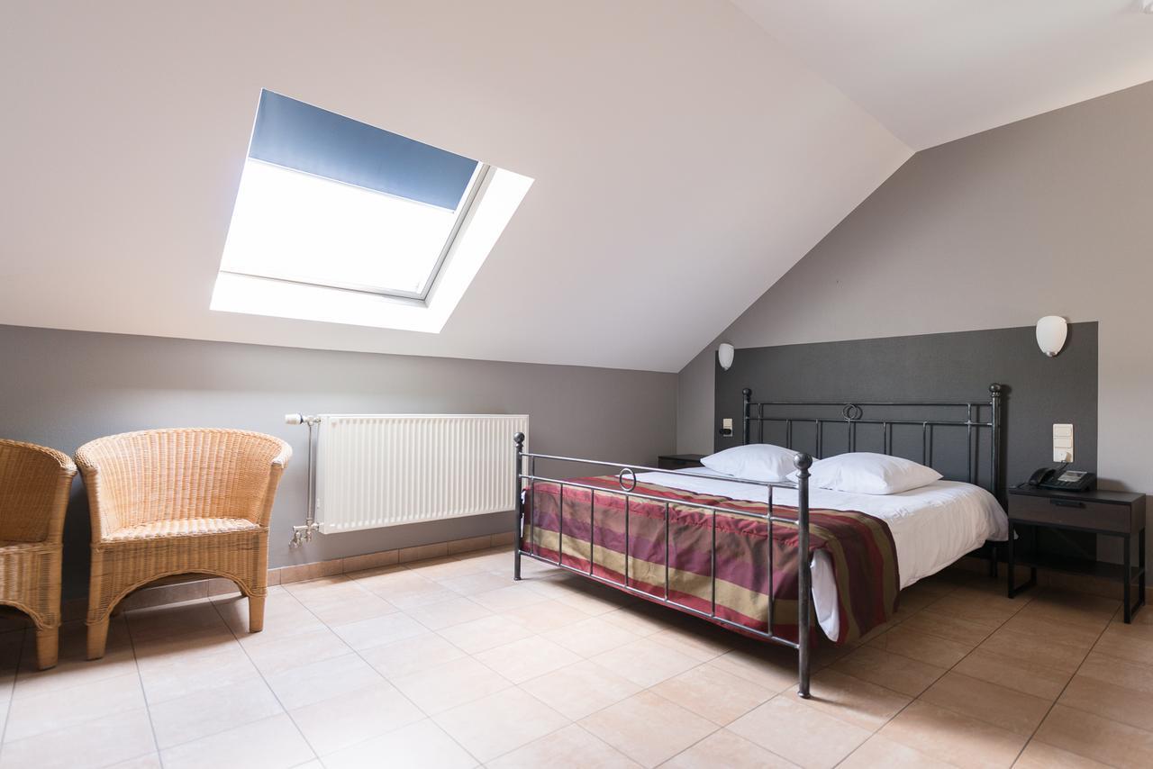 Auberge De La Lesse Celles  Екстер'єр фото