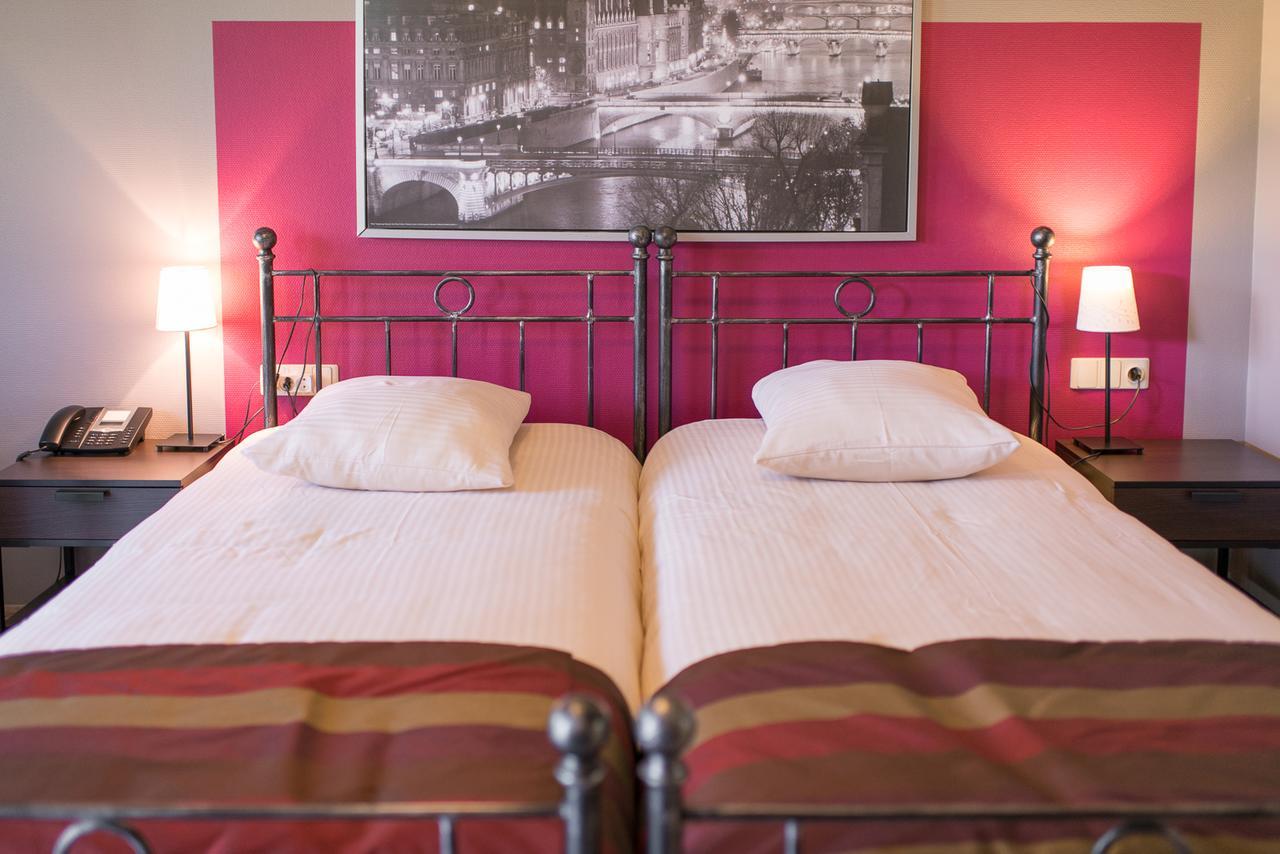 Auberge De La Lesse Celles  Екстер'єр фото
