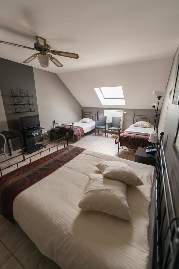Auberge De La Lesse Celles  Екстер'єр фото