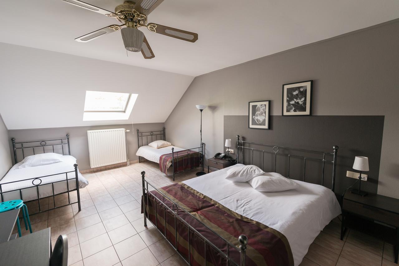 Auberge De La Lesse Celles  Екстер'єр фото