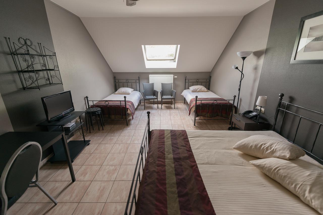 Auberge De La Lesse Celles  Екстер'єр фото